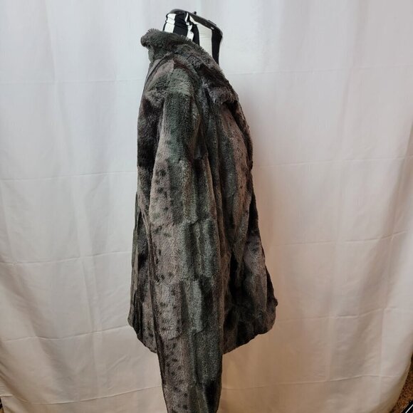 Betsey Johnson Faux Fur Coat - Size M - Soft and Fun - Picture 6 of 7